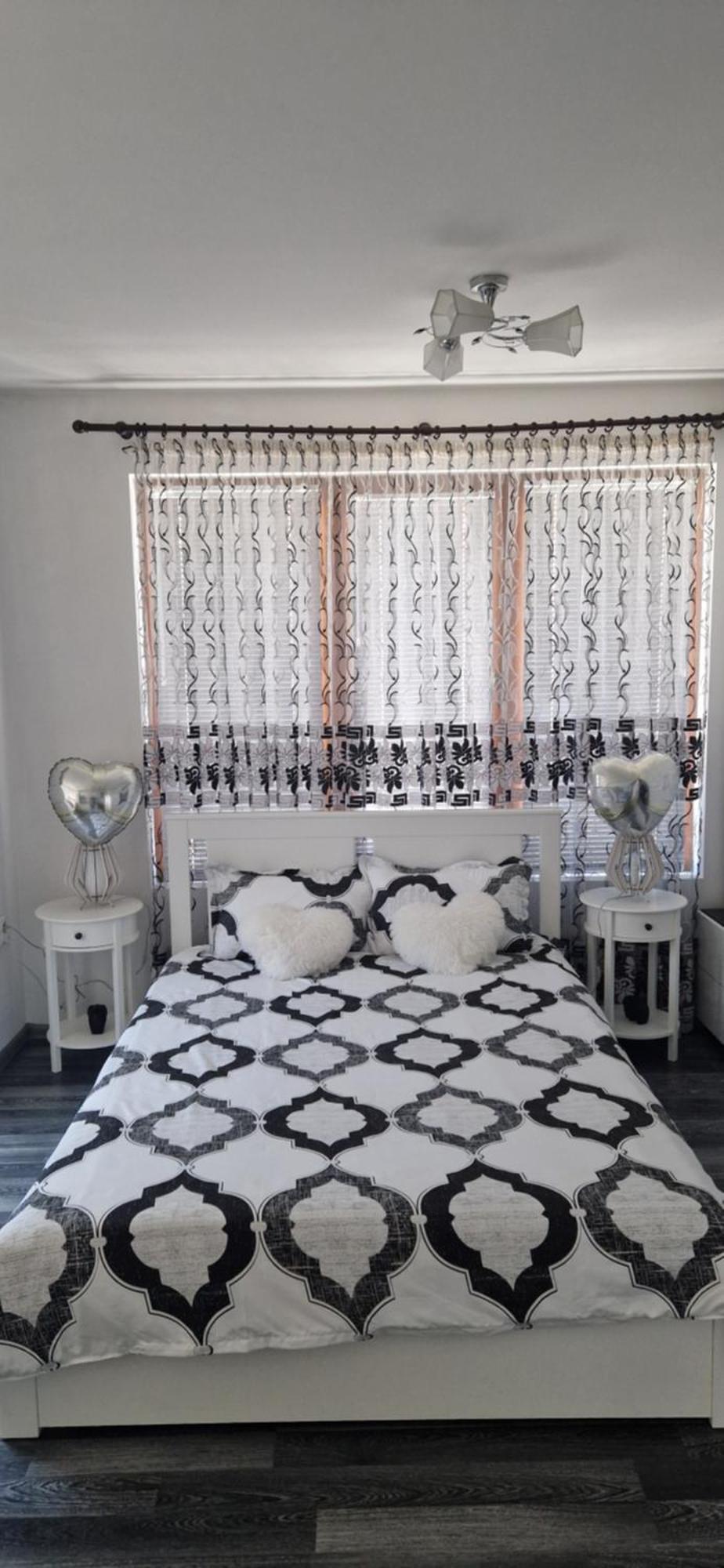 Black And White Apartment คาร์โลโว ภายนอก รูปภาพ